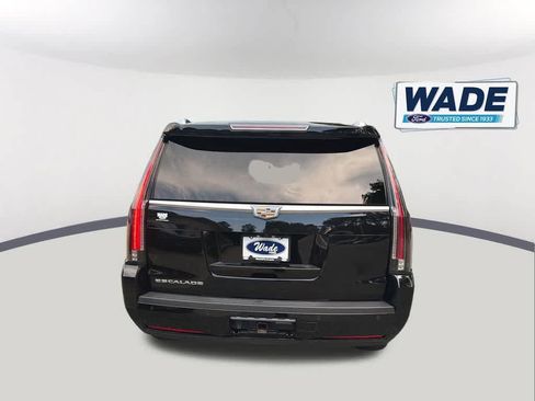 Used 2020 Cadillac Escalade Luxury AWD/4WD image 6