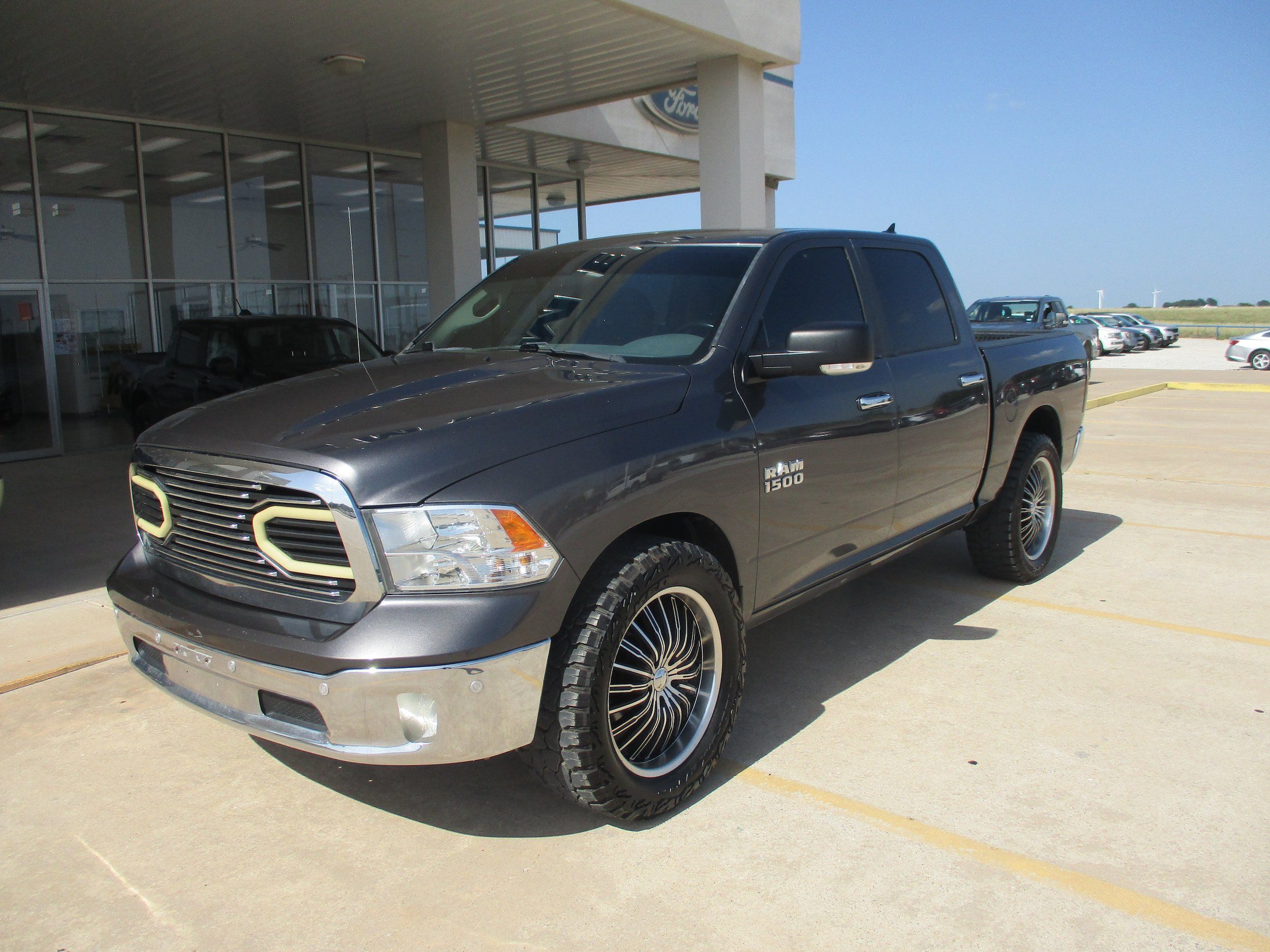 Used 2017 RAM 1500 Big Horn AWD/4WD image 2