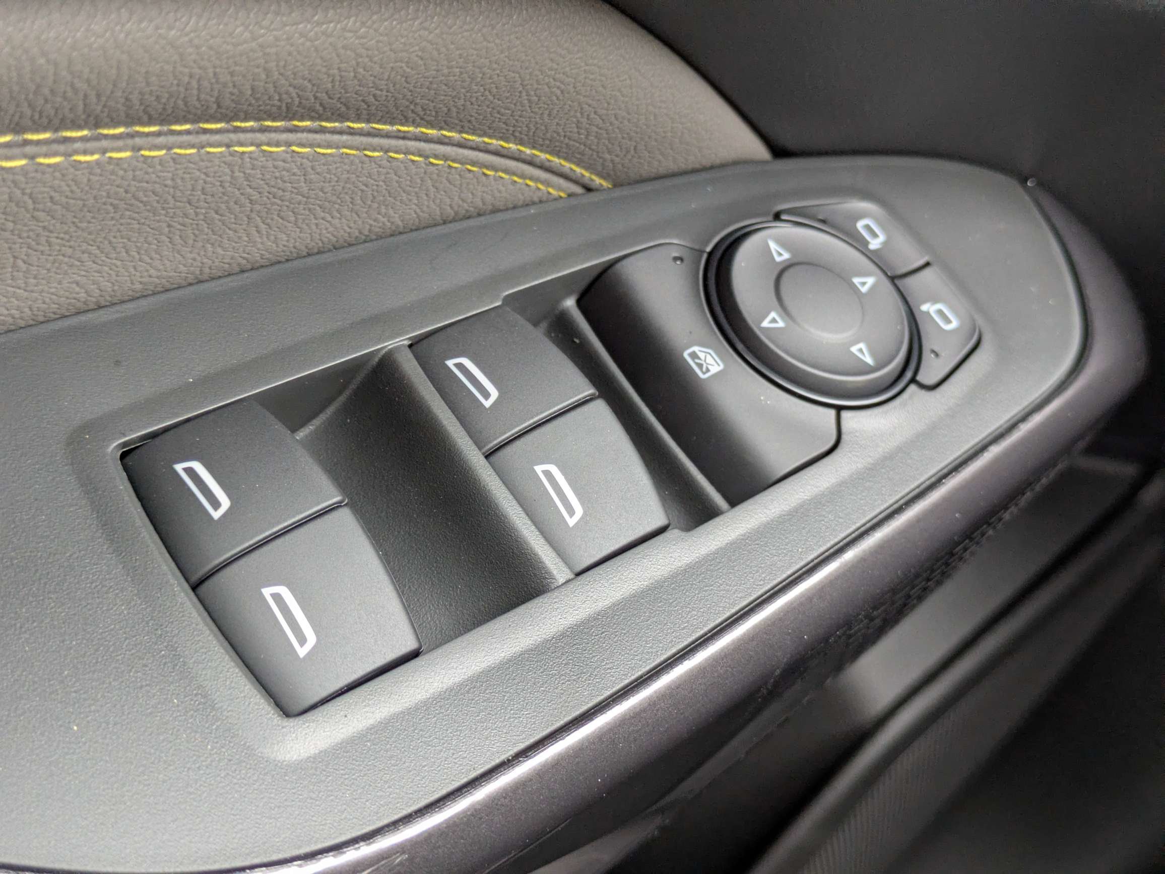New 2026 Chevrolet Trax ACTIV w/ Sunroof Package FWD image 14