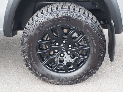 Used 2025 Chevrolet Colorado Trail Boss image 7