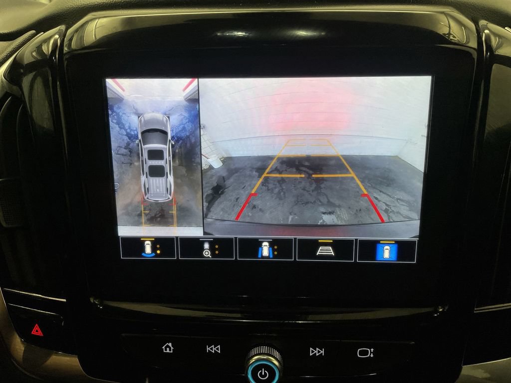 Used 2023 Chevrolet Traverse RS w/ LPO, Floor Liner Package FWD image 9