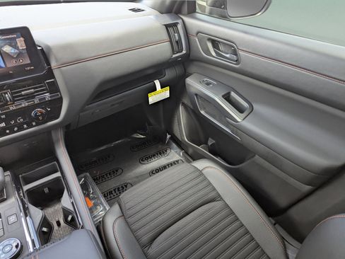 New 2026 Nissan Pathfinder Rock Creek AWD/4WD image 15