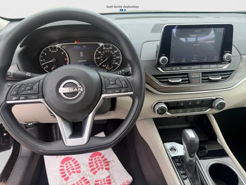Used 2023 Nissan Altima 2.5 SV AWD/4WD image 15