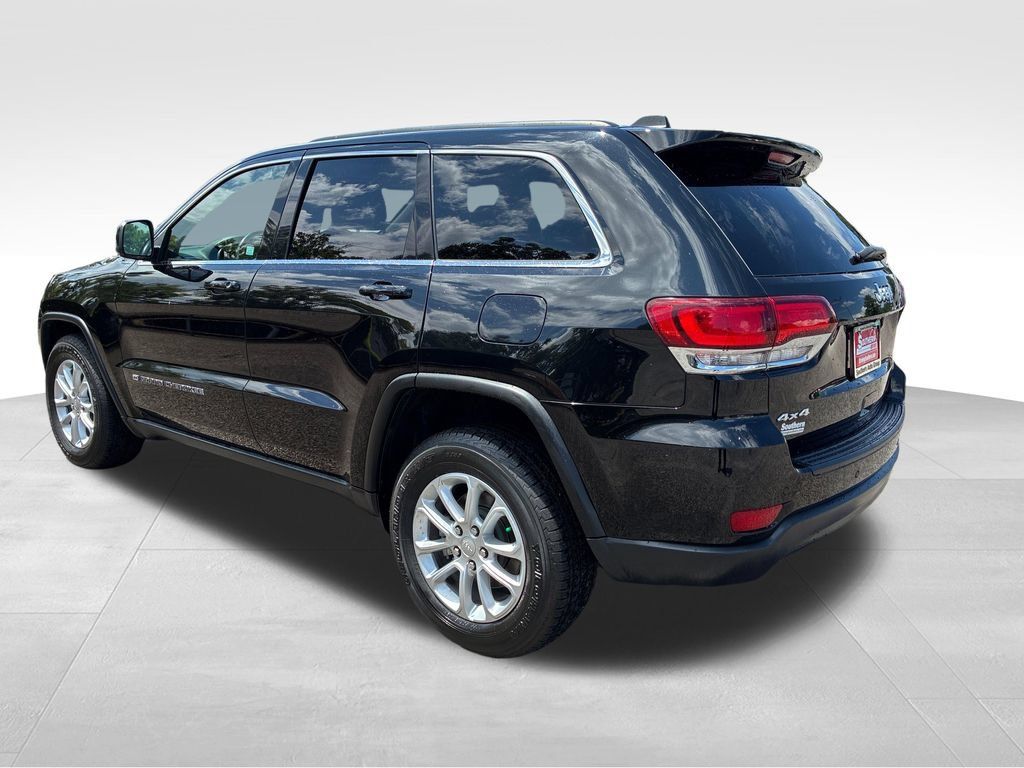 Used 2022 Jeep Grand Cherokee Laredo E w/ Security & Convenience Group AWD/4WD image 3