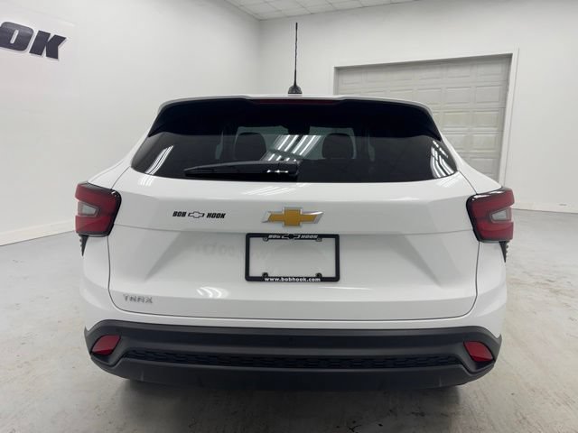 New 2026 Chevrolet Trax LS w/ LS Convenience Package FWD image 6