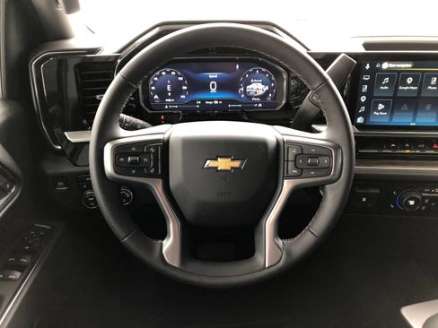 Used 2025 Chevrolet Silverado 1500 LT AWD/4WD image 15