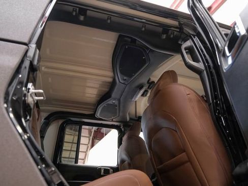 Used 2025 Jeep Gladiator Sport image 78