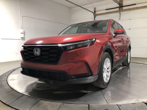 Used 2023 Honda CR-V EX image 3