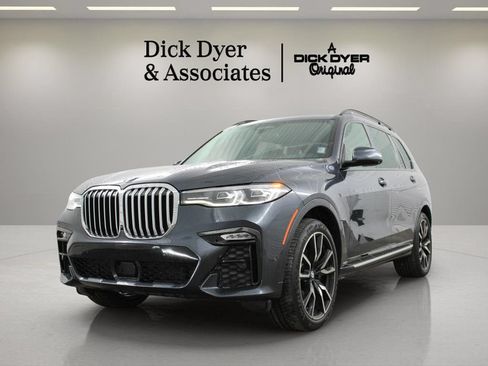 Used 2021 BMW X7 xDrive40i w/ M Sport Package AWD/4WD image 5