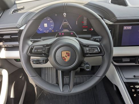 New 2026 Porsche Macan 4 Electric AWD/4WD image 15