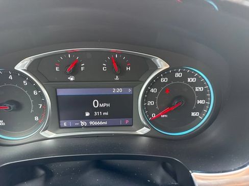Used 2020 Chevrolet Traverse LT FWD image 16
