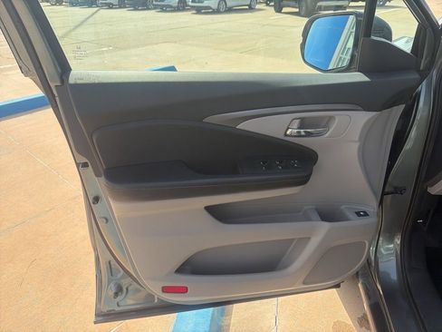 Used 2017 Honda Ridgeline RTL image 6