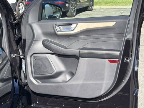 Used 2022 Ford Escape Titanium w/ Titanium Elite Package image 29