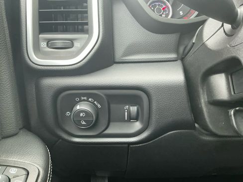 New 2026 RAM 2500 Big Horn AWD/4WD image 16