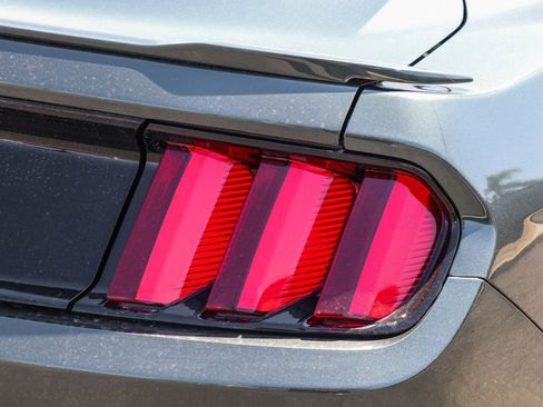 Used 2016 Ford Mustang GT Premium w/ Equipment Group 401A RWD image 9