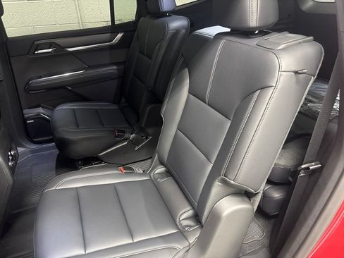 New 2026 GMC Acadia Elevation w/ Elevation Premium Package FWD image 21