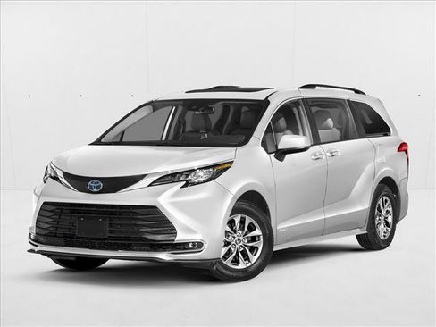 Used 2024 Toyota Sienna XLE FWD image 1