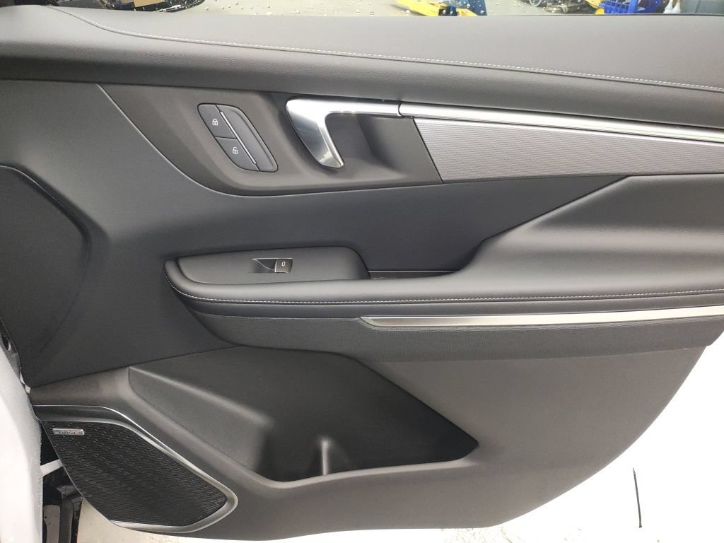 New 2026 Buick Enclave Sport Touring w/ Power Package FWD image 9
