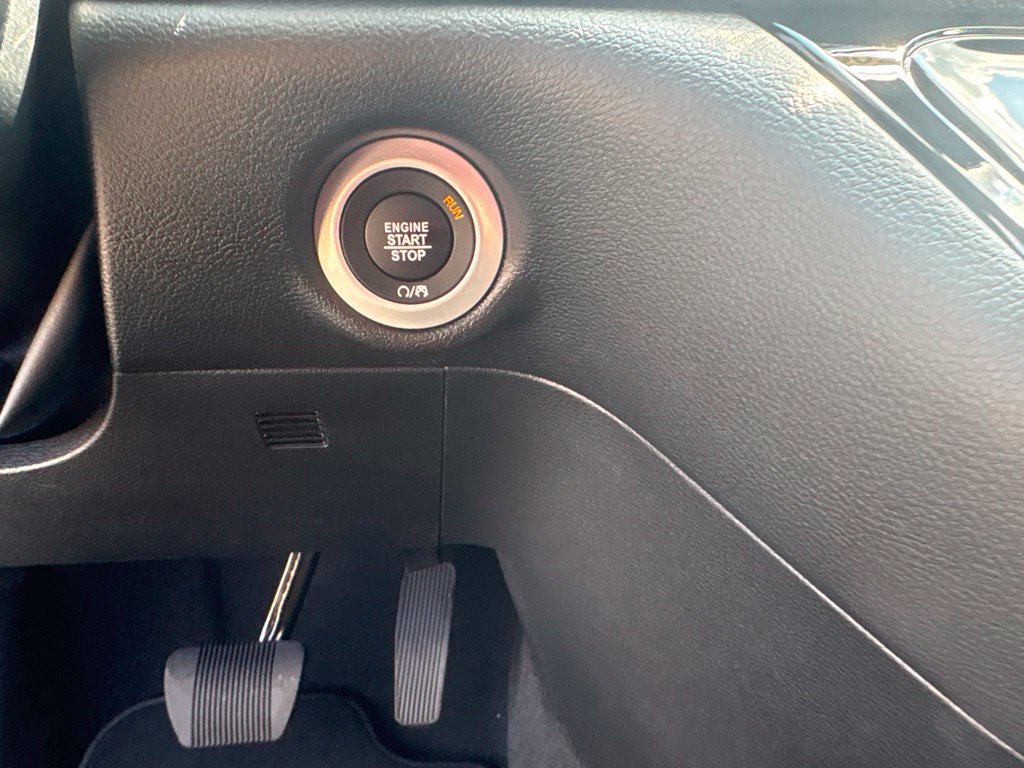 New 2027 Chrysler Pacifica Select FWD image 18
