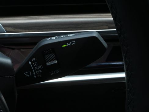 Certified 2023 BMW i7 xDrive60 AWD/4WD image 38