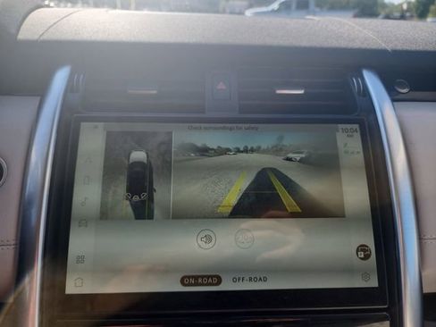 Used 2023 Land Rover Discovery S image 26