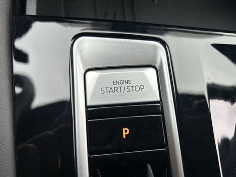 Certified 2025 Volkswagen Atlas Cross Sport SEL R-Line image 17