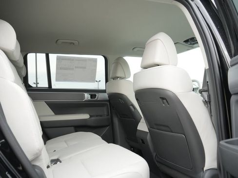 New 2026 Hyundai Santa Fe SE image 17