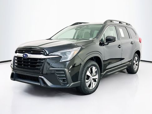 Used 2025 Subaru Ascent Premium image 3