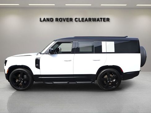 New 2026 Land Rover Defender 130 X-Dynamic SE AWD/4WD image 2