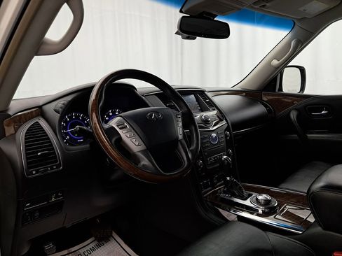 Used 2017 INFINITI QX80 4WD w/ Driver Assistance Package image 6