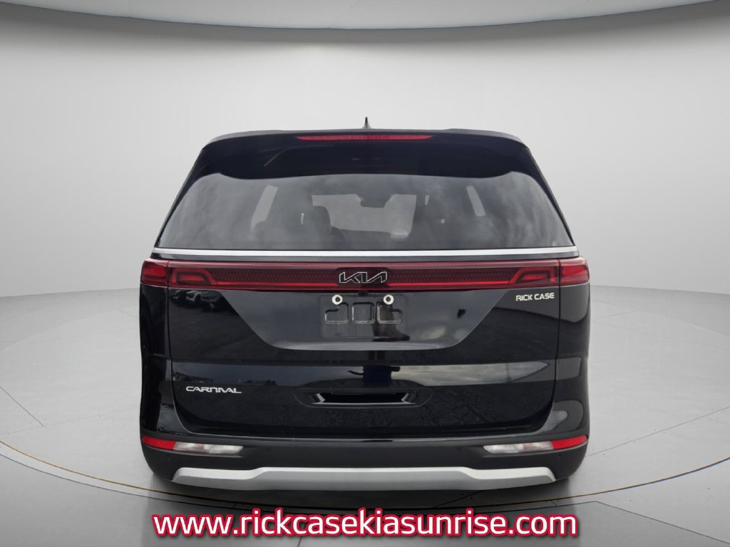 Used 2024 Kia Carnival EX FWD image 7