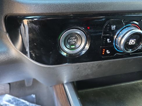 Used 2022 GMC Sierra 1500 SLT w/ SLT Convenience Package image 21