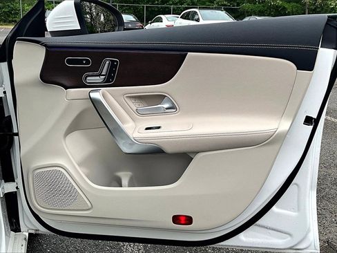 Used 2023 Mercedes-Benz CLA 250 4MATIC image 19