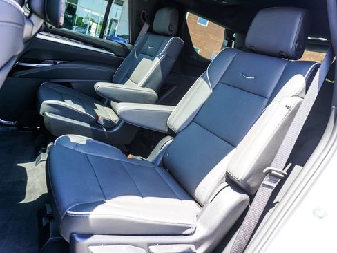 Used 2025 Cadillac Escalade Sport w/ Touring Package AWD/4WD image 9