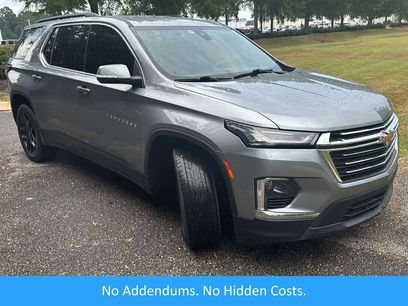 Used 2023 Chevrolet Traverse LT