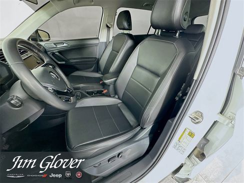 Used 2021 Volkswagen Tiguan SE image 22