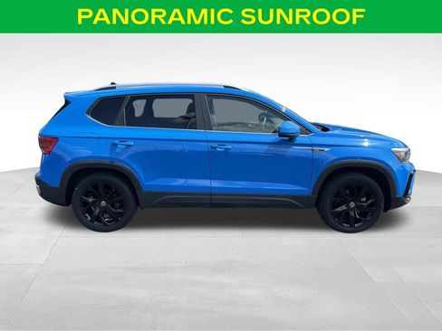 Used 2023 Volkswagen Taos SE w/ Panoramic Sunroof Package AWD/4WD image 6