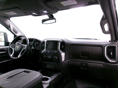 Used 2022 Chevrolet Silverado 2500 LTZ w/ LTZ Plus Package AWD/4WD image 3