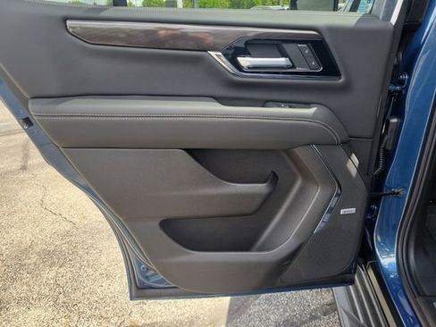 New 2026 GMC Yukon Elevation w/ Elevation Premium Package AWD/4WD image 15