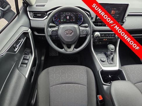 Used 2025 Toyota RAV4 XLE w/ Convenience Package AWD/4WD image 11
