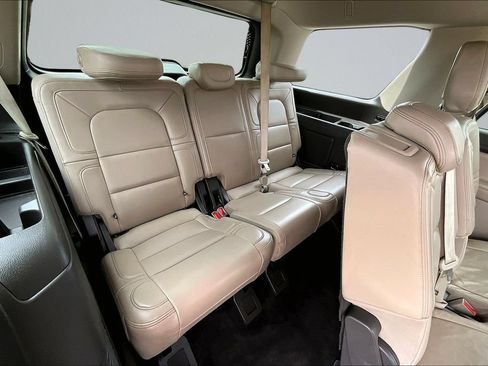 Used 2022 Lincoln Navigator Reserve AWD/4WD image 26