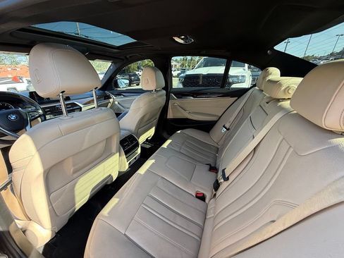 Used 2019 BMW 530i RWD image 24