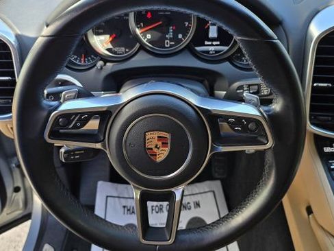 Used 2018 Porsche Cayenne Platinum Edition AWD/4WD image 15
