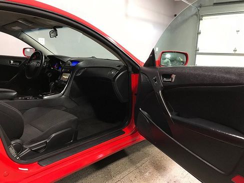 Used 2012 Hyundai Genesis 2.0T image 12