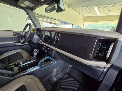 Used 2023 Ford Bronco Wildtrak image 33