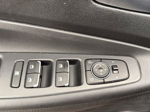 Used 2020 Hyundai Santa Fe SE image 13