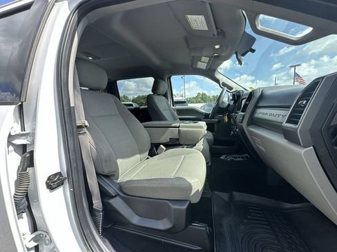 Used 2019 Ford F250 XLT w/ Snow Plow Prep Package AWD/4WD image 13