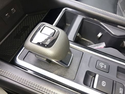 Used 2024 Nissan Pathfinder Platinum FWD image 20