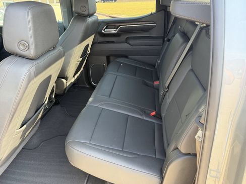 Used 2026 GMC Sierra 1500 SLT RWD image 27