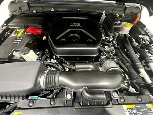 Used 2022 Jeep Wrangler Unlimited Sahara w/ Cold Weather Group image 31